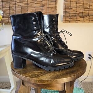 Vintage D'Ro~Too Butter Soft Leather Ankle Boots
